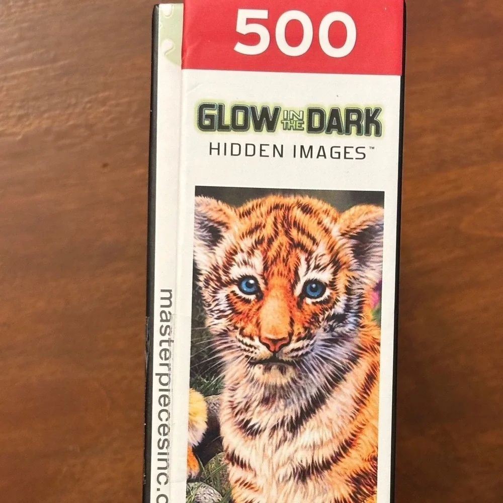 MasterPieces Glow In The Dark Tiger‎ Cubs 500 Piece Jigsaw Puzzle  Hidden images